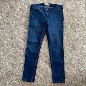 Juniors Hollister jeans